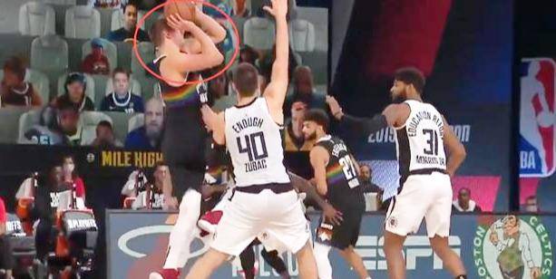  亚历山大全面发挥主导比赛，雷霆客场爆冷击败掘金