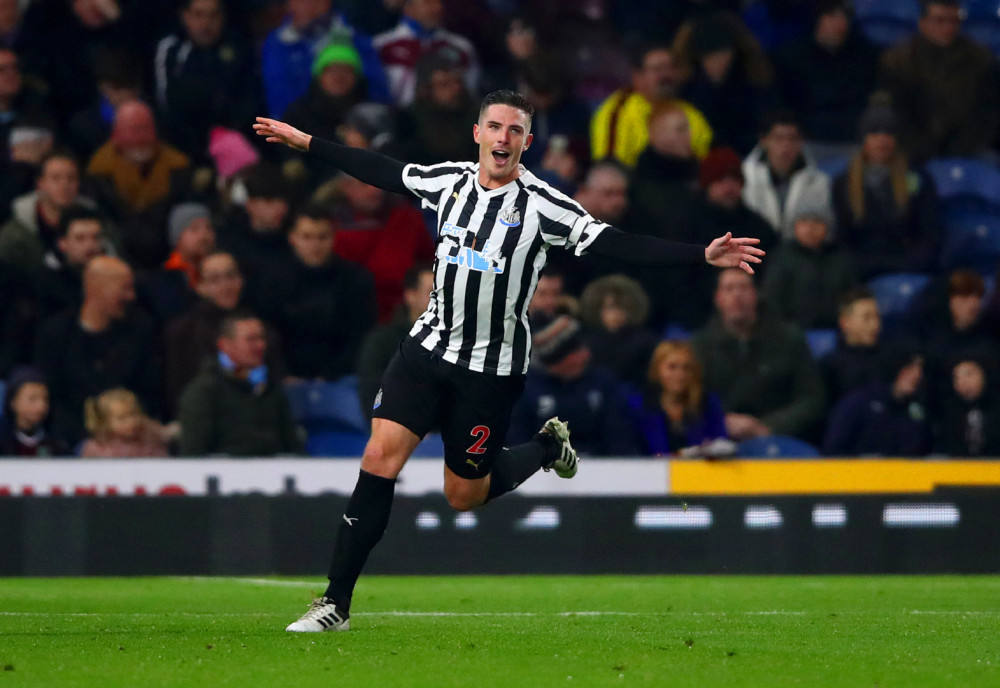  纽卡斯尔联狂轰五球，喜鹊军团血洗谢菲联  